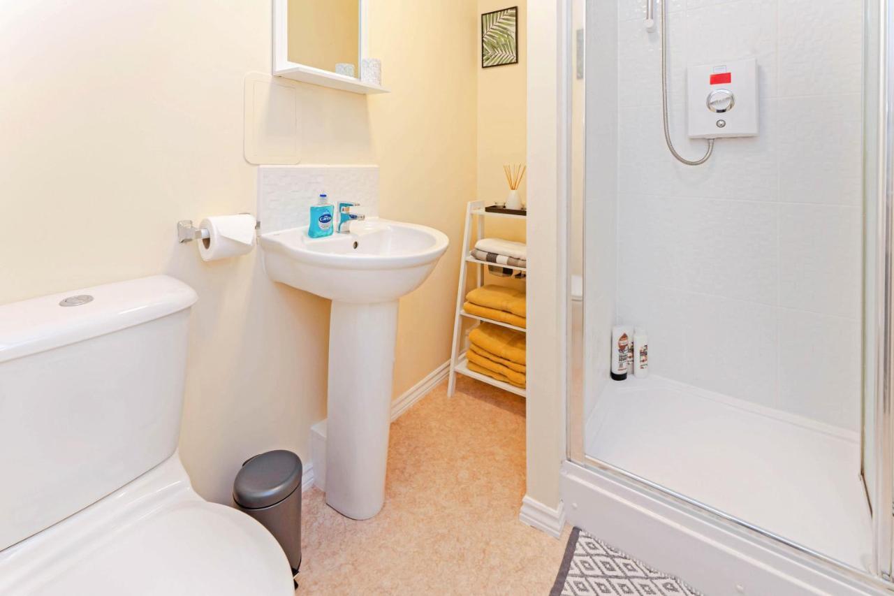 Modern & Spacious 2 Bedroom Serviced Next To Lochend Park - Private Underground Parking & Lift Available - Close To Centre Appartement EDI