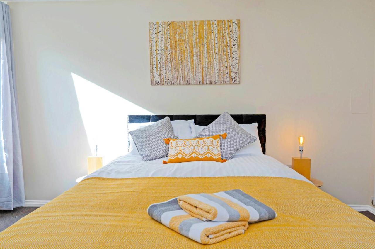 Modern & Spacious 2 Bedroom Serviced Next To Lochend Park - Private Underground Parking & Lift Available - Close To Centre * EDI